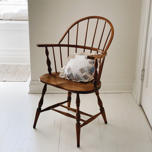 Cottage Ruffle Circle Quilt Pillow with Insert