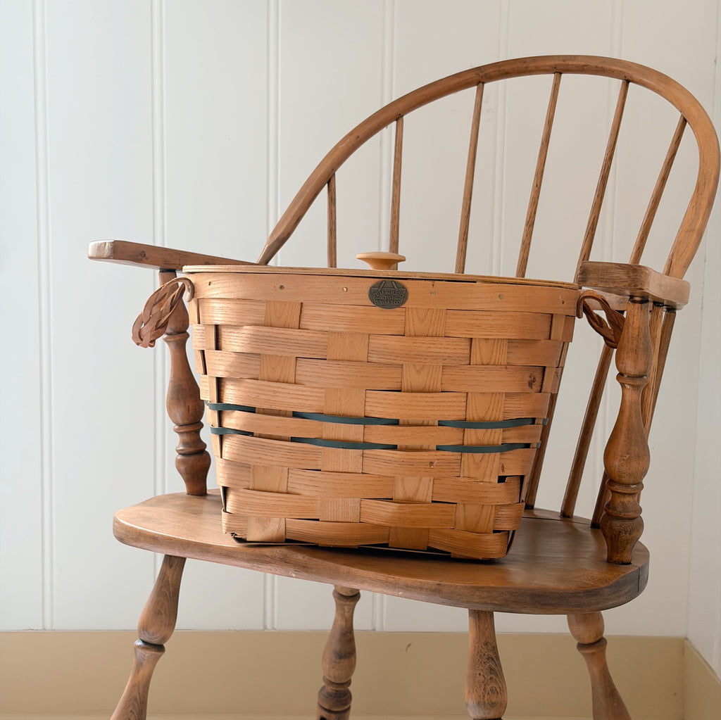 Peterboro Lidded Pie Basket