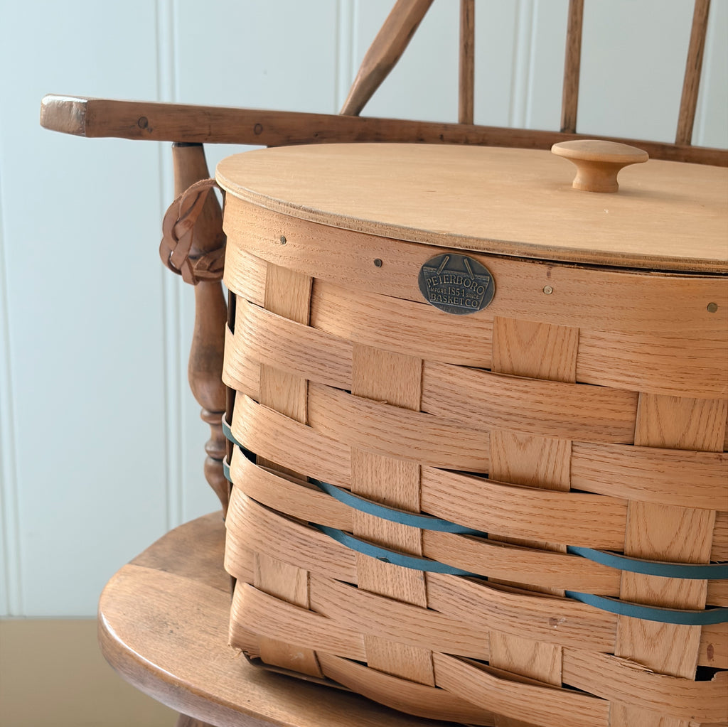 Peterboro Lidded Pie Basket