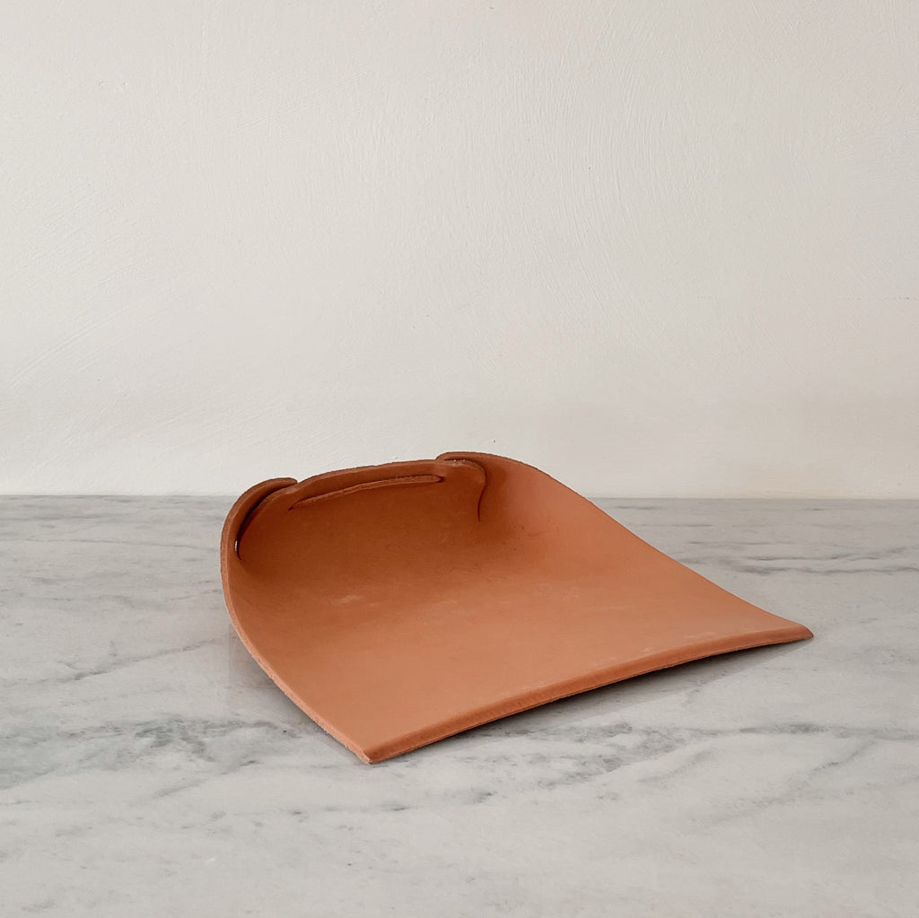 Sunhouse Craft Leather Dustpan