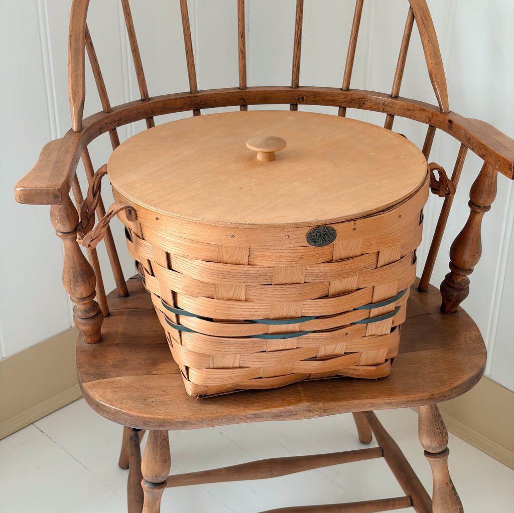 Peterboro Lidded Pie Basket
