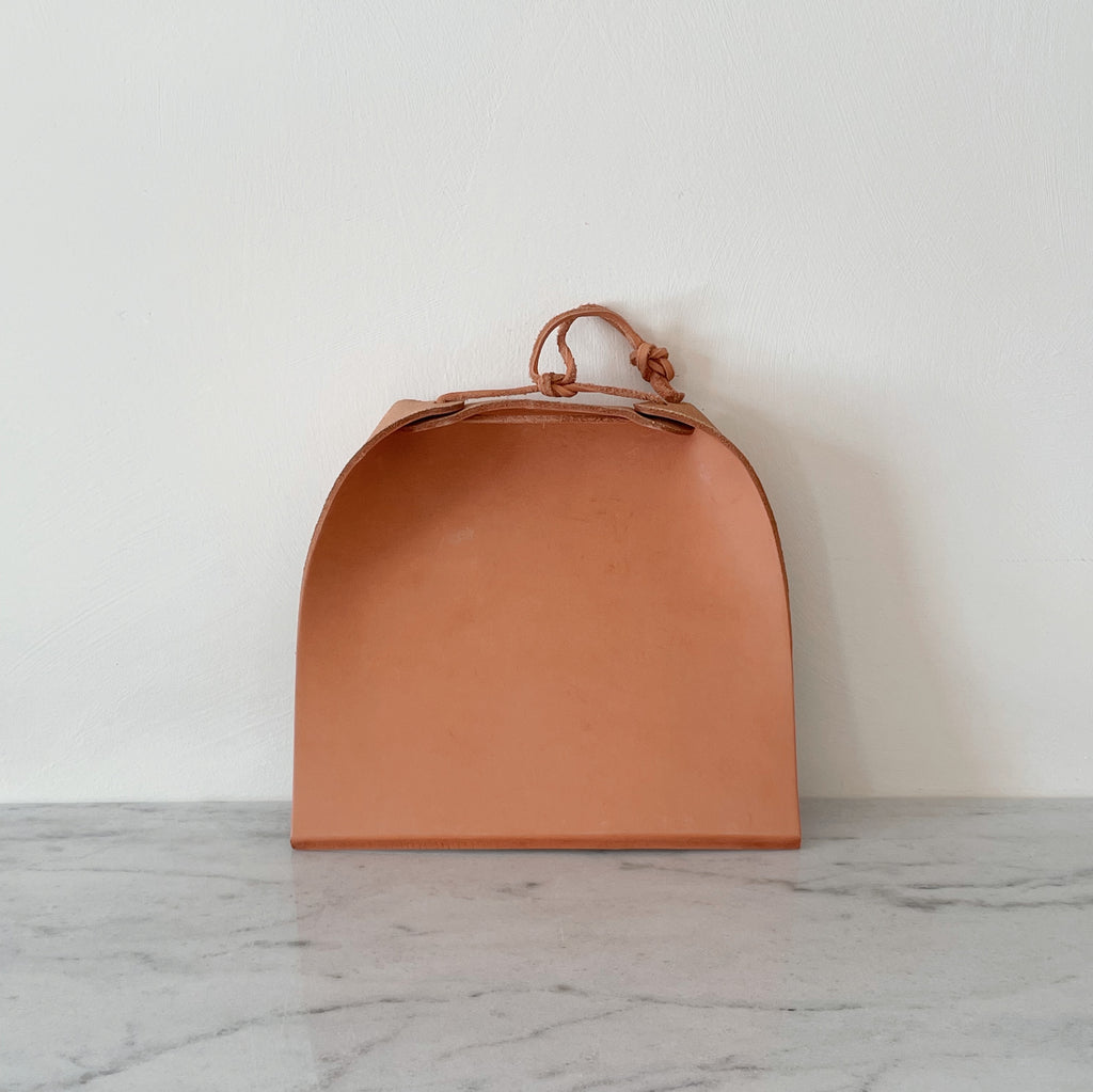 Sunhouse Craft Leather Dustpan