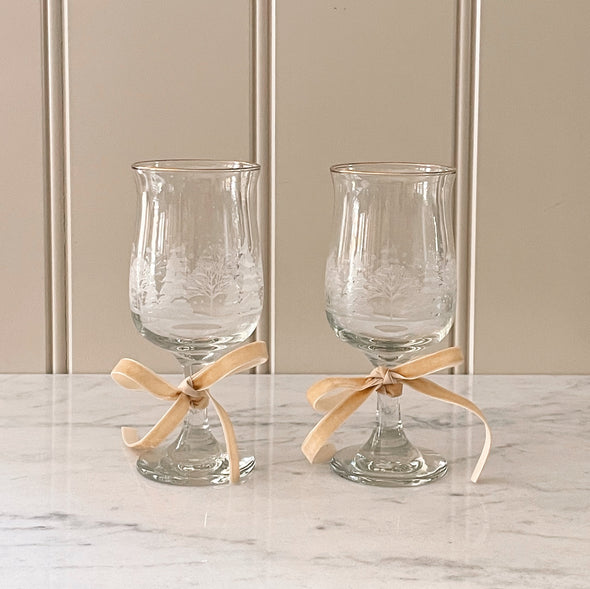 Etched Snowy Scene Wineglass