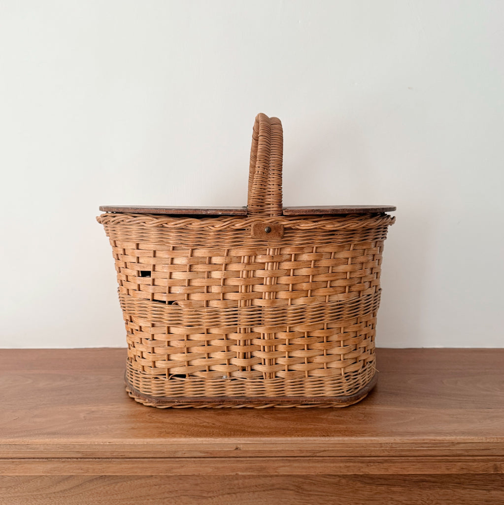 Hinge-Lid Picnic Basket