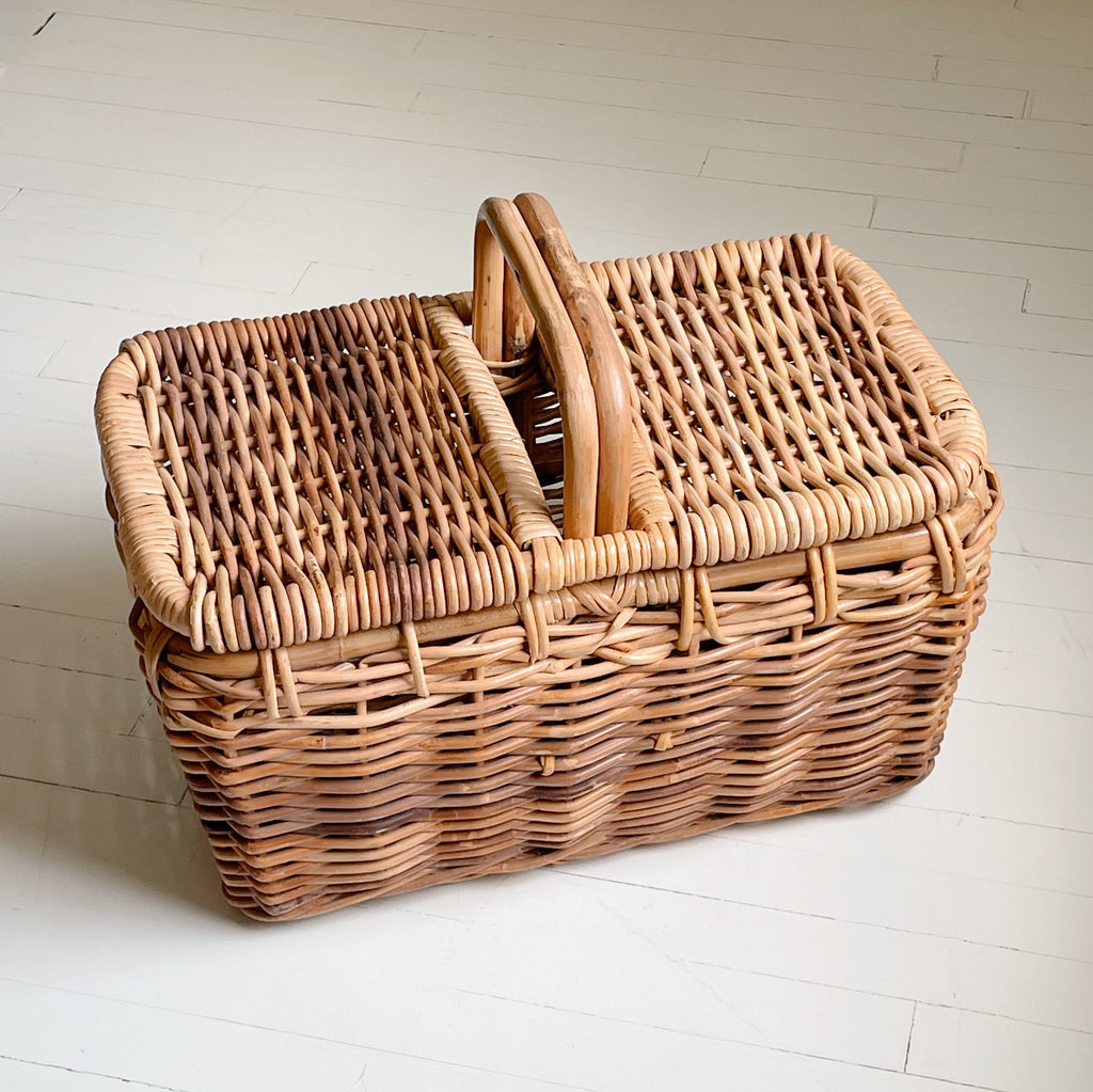 Grand Wicker Picnic Basket