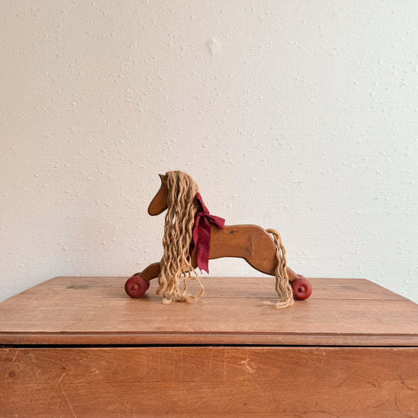 Primitive Horse on Wheels