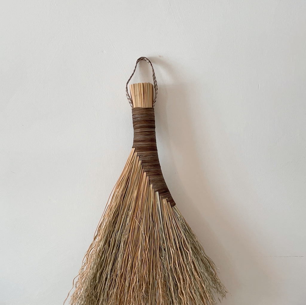 Turkey Wing Handbroom
