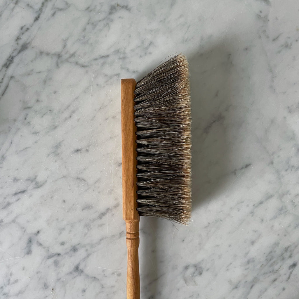 Classic Sweeping Brush