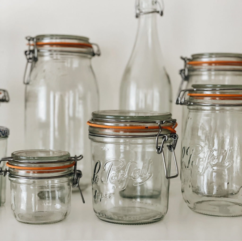 Le Parfait Screw Top Jars – Large French Glass Jars For Pantry Storage  Preserving Bulk Goods, 4 pk GLD / 32 fl oz - Harris Teeter
